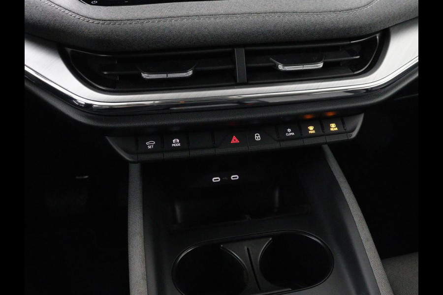 Škoda ENYAQ iV 60 | Stoelverwarming | Adaptive cruise | Warmtepomp | Matrix LED | Keyless | Carplay | Stuurverwarming | Navigatie | Sfeerverlichting | Half leder | Climate control