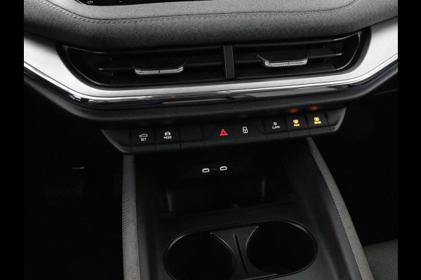 Škoda ENYAQ iV 60 | Stoelverwarming | Adaptive cruise | Warmtepomp | Matrix LED | Keyless | Carplay | Stuurverwarming | Navigatie | Sfeerverlichting | Half leder | Climate control