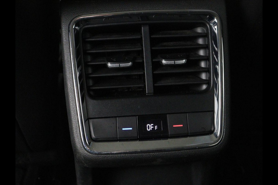 Škoda ENYAQ iV 60 | Stoelverwarming | Adaptive cruise | Warmtepomp | Matrix LED | Keyless | Carplay | Stuurverwarming | Navigatie | Sfeerverlichting | Half leder | Climate control