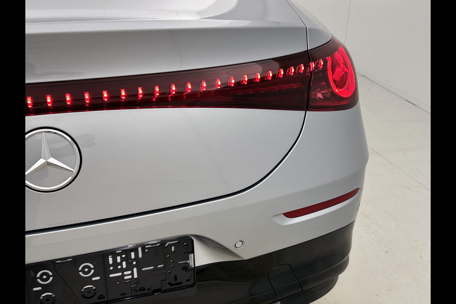 Mercedes-Benz CLA-Klasse 180 Business Solution AMG | Nightpakket | Multibeam Led | Thermotronic | Memorypakket | 19 inch AMG velgen | Sierdelen geborsteld aluminium |Smartphone integratiepakket | Adaptieve cruisecontrol |