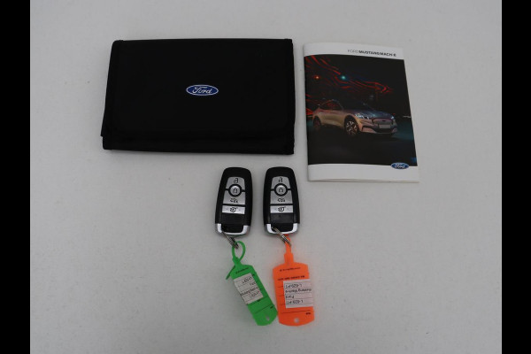 Ford Mustang Mach-E Extended RWD 98 kWh | SOH 92% | Panoramadak | Leder | 360 Camera | Stoelverwarming | B&O Sound | Adaptive cruise | Park Assist | Keyless