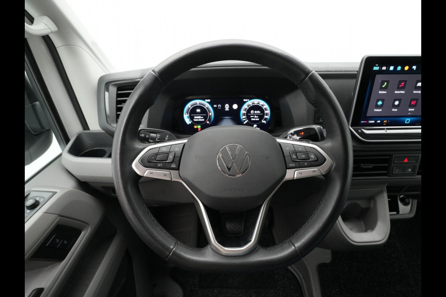 Volkswagen Crafter L4H3 2.0 TDI 140PK 3.5T Automaat Highline / Camera / Navigatie / Betimmering / Carplay