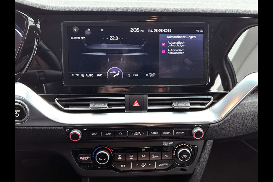 Kia e-Niro DynamicLine 64 kWh (NAVIGATIE, STOEL-/STUURVERWARMING, ADAPTIVE CRUISE, CARPLAY, 1e EIGENAAR)