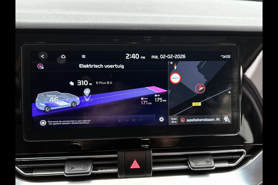Kia e-Niro DynamicLine 64 kWh (NAVIGATIE, STOEL-/STUURVERWARMING, ADAPTIVE CRUISE, CARPLAY, 1e EIGENAAR)
