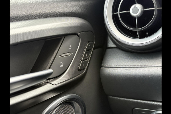 Alfa Romeo Tonale 1.3T PHEV Edizione Speciale 280pk! | Volle uitrusting! | Lederen bekleding | 360 graden Camera | Stoelverwarming/ventilatie | Adaptive cruise control | Schakelflippers |