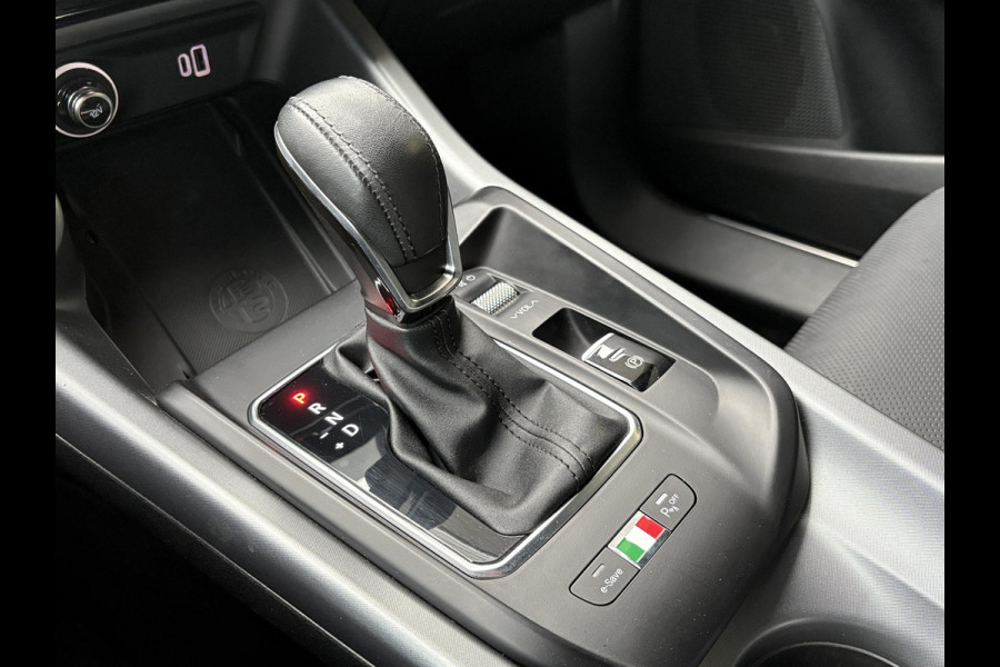 Alfa Romeo Tonale 1.3T PHEV Edizione Speciale 280pk! | Volle uitrusting! | Lederen bekleding | 360 graden Camera | Stoelverwarming/ventilatie | Adaptive cruise control | Schakelflippers |