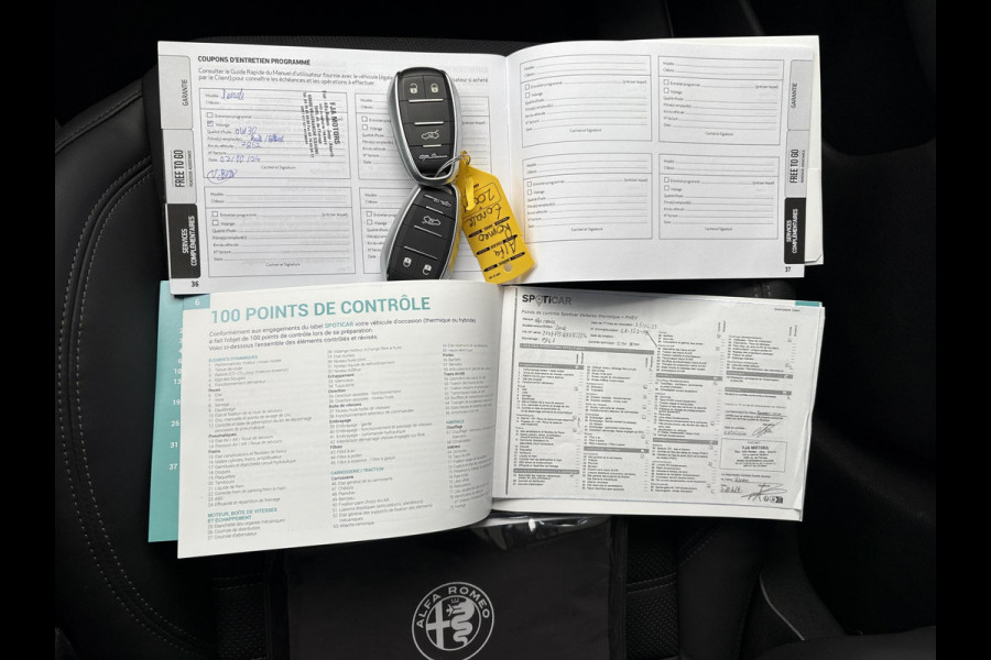 Alfa Romeo Tonale 1.3T PHEV Edizione Speciale 280pk! | Volle uitrusting! | Lederen bekleding | 360 graden Camera | Stoelverwarming/ventilatie | Adaptive cruise control | Schakelflippers |