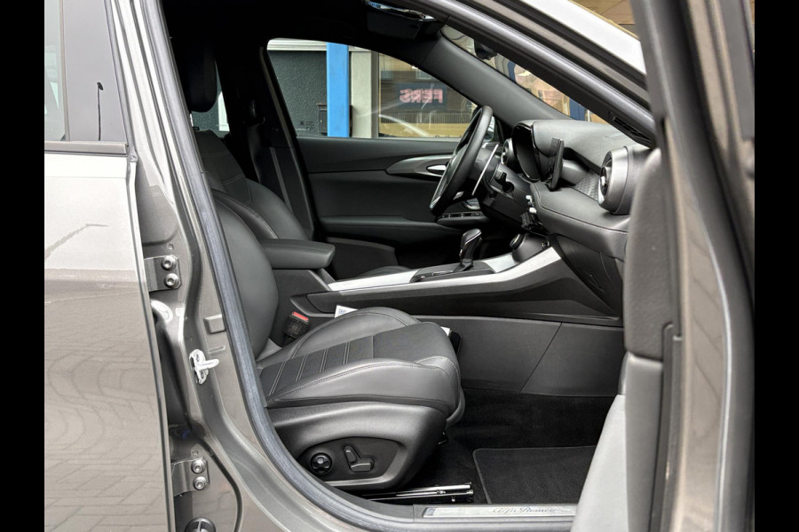 Alfa Romeo Tonale 1.3T PHEV Edizione Speciale 280pk! | Volle uitrusting! | Lederen bekleding | 360 graden Camera | Stoelverwarming/ventilatie | Adaptive cruise control | Schakelflippers |