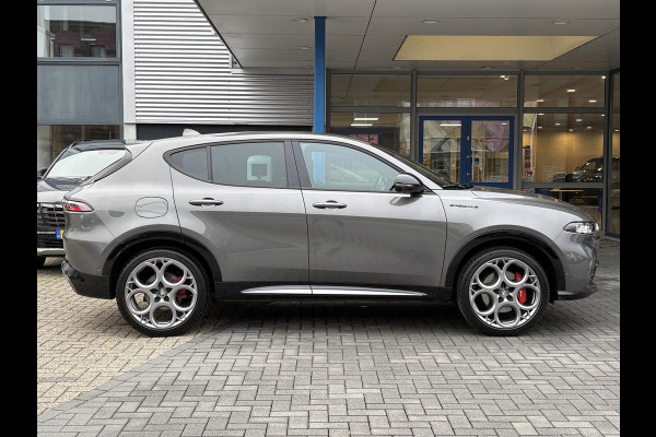 Alfa Romeo Tonale 1.3T PHEV Edizione Speciale 280pk! | Volle uitrusting! | Lederen bekleding | 360 graden Camera | Stoelverwarming/ventilatie | Adaptive cruise control | Schakelflippers |