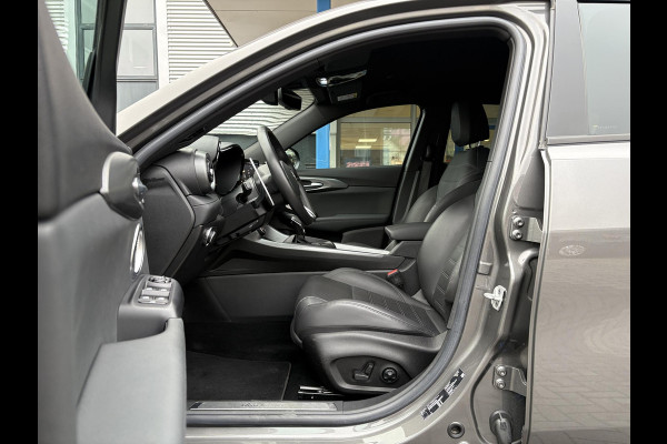 Alfa Romeo Tonale 1.3T PHEV Edizione Speciale 280pk! | Volle uitrusting! | Lederen bekleding | 360 graden Camera | Stoelverwarming/ventilatie | Adaptive cruise control | Schakelflippers |
