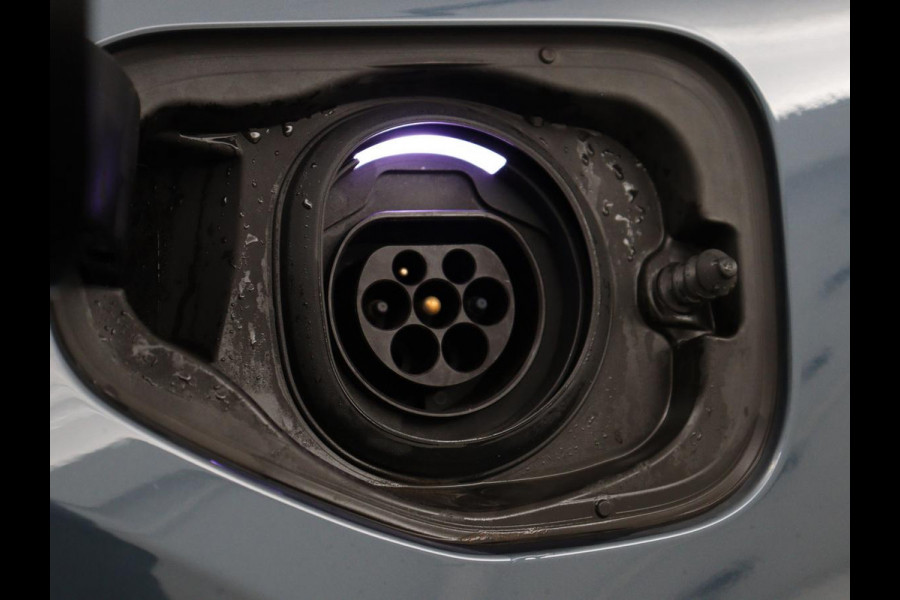 Volvo XC40 1.5 T4 Recharge Inscription Expression | Leder | Trekhaak | Adaptive cruise | Side Assist | Carplay | Navigatie | Full LED | Parkeerverwarming | Climate control | Parkeerhulp | PHEV | Plug In