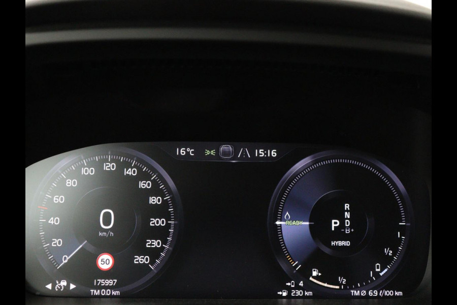 Volvo XC40 1.5 T4 Recharge Inscription Expression | Leder | Trekhaak | Adaptive cruise | Side Assist | Carplay | Navigatie | Full LED | Parkeerverwarming | Climate control | Parkeerhulp | PHEV | Plug In