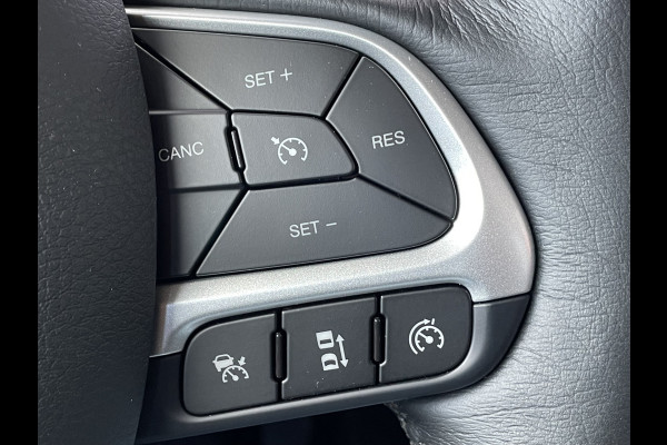 Jeep Renegade 1.5T e-Hybrid Limited (Stoel-/- stuurwiel verwarming - Camera - Keyless Entry - Navigatie - Automatische Airco - LED - Parkeerse