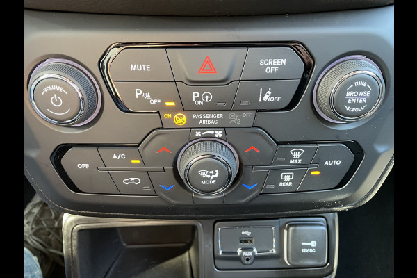 Jeep Renegade 1.5T e-Hybrid Limited (Stoel-/- stuurwiel verwarming - Camera - Keyless Entry - Navigatie - Automatische Airco - LED - Parkeerse