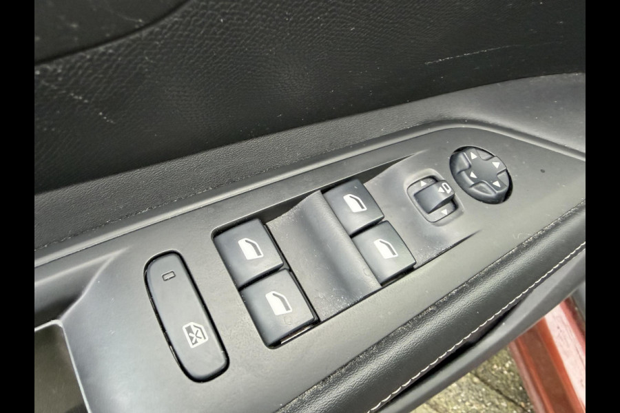 Peugeot 3008 1.2 PureTech Crossway | Navigatie | 360* Camera | Cruise Control | Lichtmetalen Velgen |