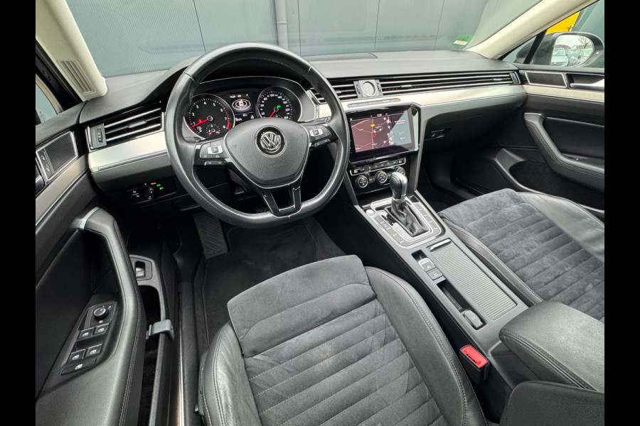 Volkswagen Passat Variant 1.4 TSI Automaat Highline * Trekhaak * Camera * Stoelverwarming * Adaptieve Cruise Control *