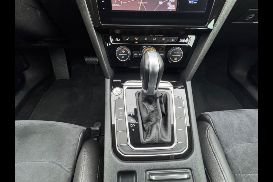 Volkswagen Passat Variant 1.4 TSI Automaat Highline * Trekhaak * Camera * Stoelverwarming * Adaptieve Cruise Control *