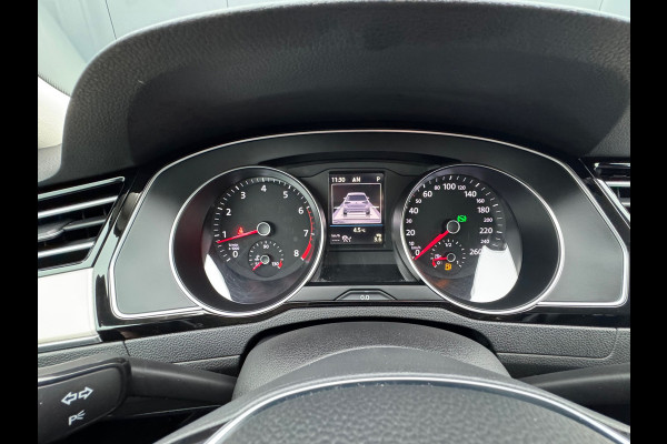 Volkswagen Passat Variant 1.4 TSI Automaat Highline * Trekhaak * Camera * Stoelverwarming * Adaptieve Cruise Control *