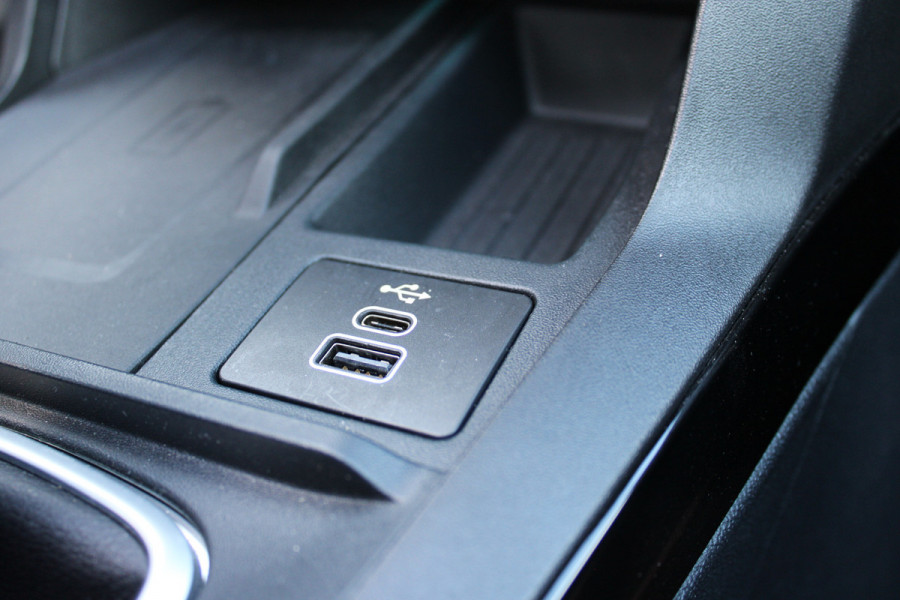 Ford Puma 1.0 EcoBoost Hybrid 155PK ST-Line X | Panoramadak | Trekhaak | Full Options