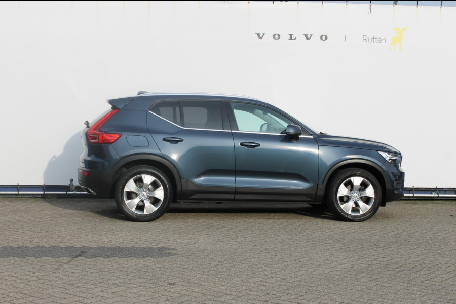 Volvo XC40 T3 163PK Inscription Navigatie / Semi elektrisch wegklapbare trekhaak / Lederen bekleding / Verwarmbare voorstoelen / Lichtmetalen velgen