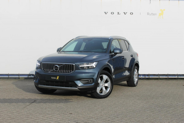 Volvo XC40 T3 163PK Inscription Navigatie / Semi elektrisch wegklapbare trekhaak / Lederen bekleding / Verwarmbare voorstoelen / Lichtmetalen velgen