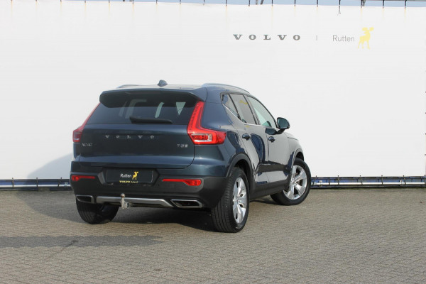 Volvo XC40 T3 163PK Inscription Navigatie / Semi elektrisch wegklapbare trekhaak / Lederen bekleding / Verwarmbare voorstoelen / Lichtmetalen velgen