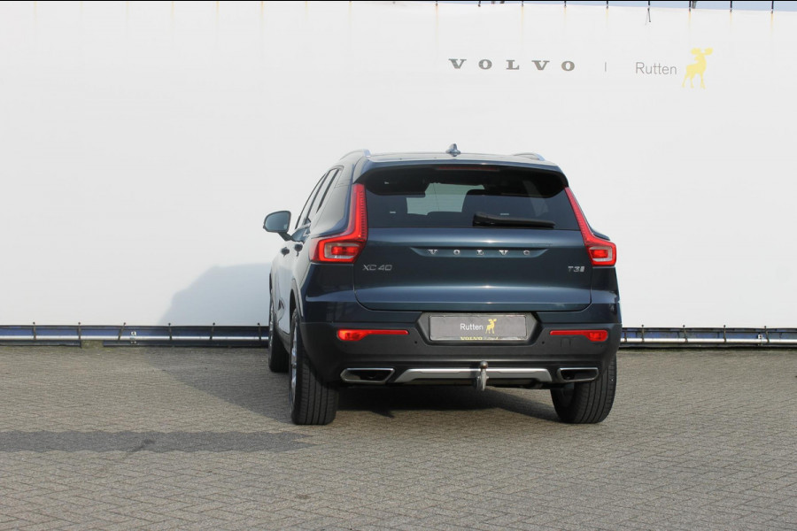 Volvo XC40 T3 163PK Inscription Navigatie / Semi elektrisch wegklapbare trekhaak / Lederen bekleding / Verwarmbare voorstoelen / Lichtmetalen velgen