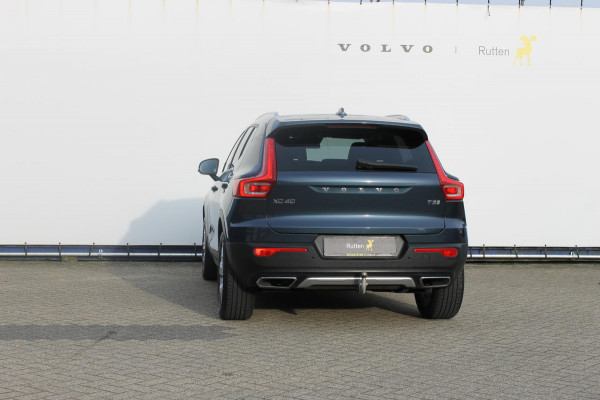 Volvo XC40 T3 163PK Inscription Navigatie / Semi elektrisch wegklapbare trekhaak / Lederen bekleding / Verwarmbare voorstoelen / Lichtmetalen velgen