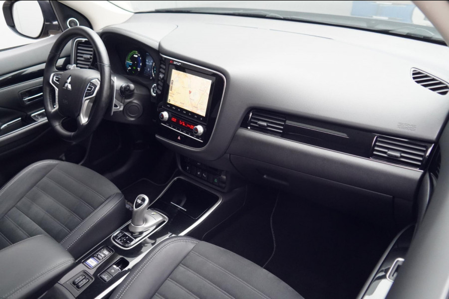 Mitsubishi Outlander 2.4 PHEV Intense+ / 1e Eigenaar / 11dkm NAP / Schuifdak / Dealer onderhouden / Navi / Stoelverw.