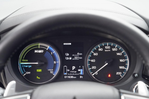 Mitsubishi Outlander 2.4 PHEV Intense+ / 1e Eigenaar / 11dkm NAP / Schuifdak / Dealer onderhouden / Navi / Stoelverw.