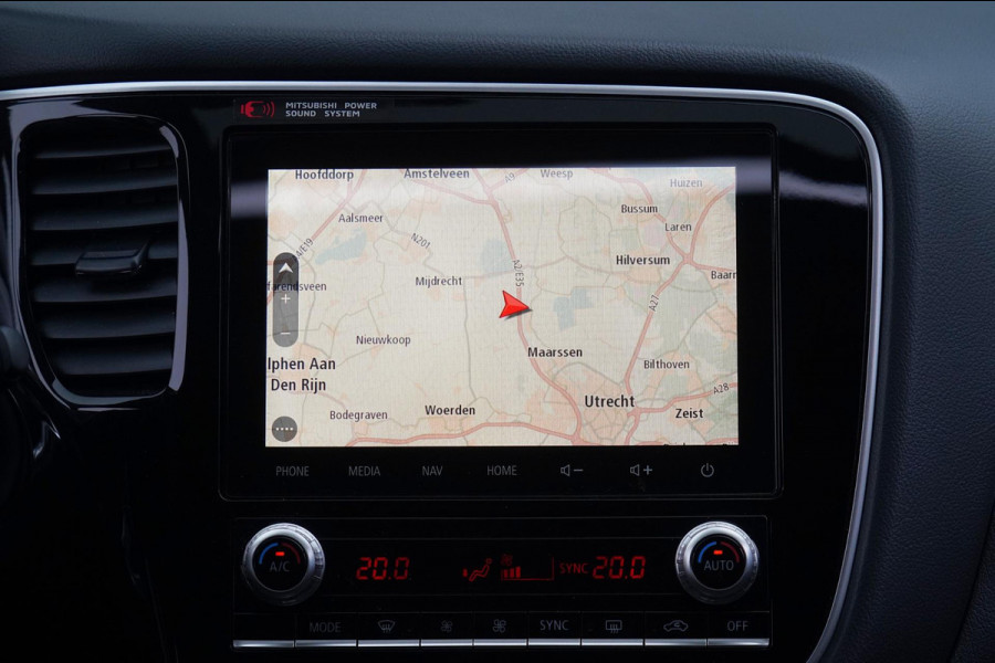 Mitsubishi Outlander 2.4 PHEV Intense+ / 1e Eigenaar / 11dkm NAP / Schuifdak / Dealer onderhouden / Navi / Stoelverw.