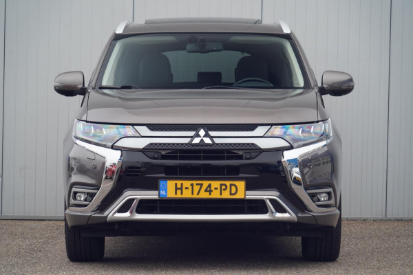 Mitsubishi Outlander 2.4 PHEV Intense+ / 1e Eigenaar / 11dkm NAP / Schuifdak / Dealer onderhouden / Navi / Stoelverw.
