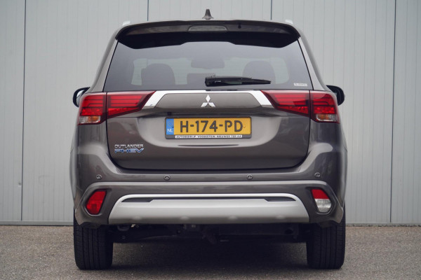 Mitsubishi Outlander 2.4 PHEV Intense+ / 1e Eigenaar / 11dkm NAP / Schuifdak / Dealer onderhouden / Navi / Stoelverw.