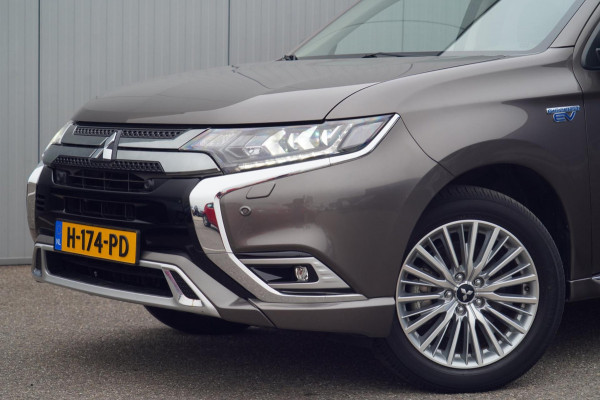 Mitsubishi Outlander 2.4 PHEV Intense+ / 1e Eigenaar / 11dkm NAP / Schuifdak / Dealer onderhouden / Navi / Stoelverw.