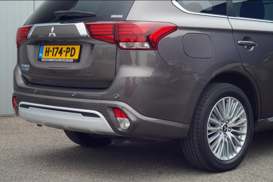 Mitsubishi Outlander 2.4 PHEV Intense+ / 1e Eigenaar / 11dkm NAP / Schuifdak / Dealer onderhouden / Navi / Stoelverw.