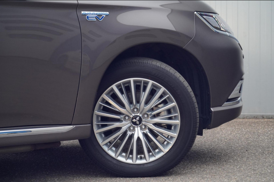 Mitsubishi Outlander 2.4 PHEV Intense+ / 1e Eigenaar / 11dkm NAP / Schuifdak / Dealer onderhouden / Navi / Stoelverw.