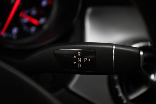 Mercedes-Benz CLA-Klasse 180 Business Solution AMG NAP/PANO/CARPLAY/CAM/STOELVER/VOL