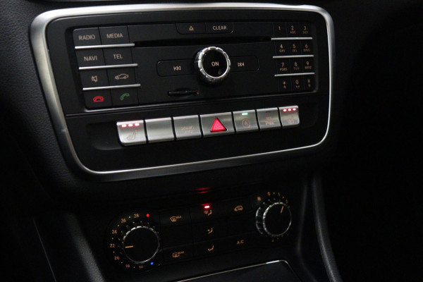 Mercedes-Benz CLA-Klasse 180 Business Solution AMG NAP/PANO/CARPLAY/CAM/STOELVER/VOL