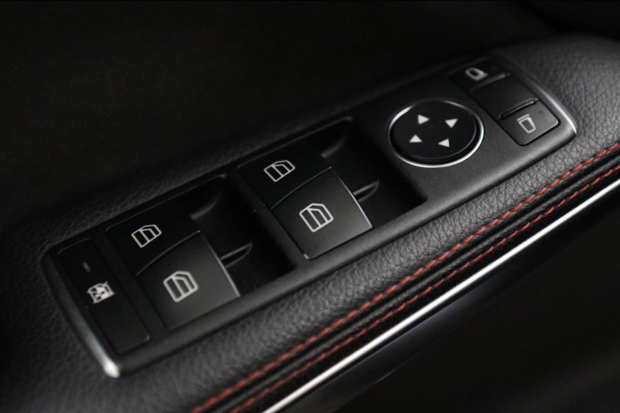 Mercedes-Benz CLA-Klasse 180 Business Solution AMG NAP/PANO/CARPLAY/CAM/STOELVER/VOL