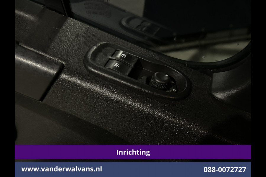 Renault Master 2.3 dCi 131pk L2H2 Inrichting Euro6 Airco | Imperiaal | Navigatie | Cruisecontrol | 2500kg Trekhaak Parkeersensoren, Trap, Sidebars, Bijrijdersbank
