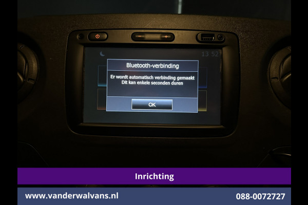 Renault Master 2.3 dCi 131pk L2H2 Inrichting Euro6 Airco | Imperiaal | Navigatie | Cruisecontrol | 2500kg Trekhaak Parkeersensoren, Trap, Sidebars, Bijrijdersbank