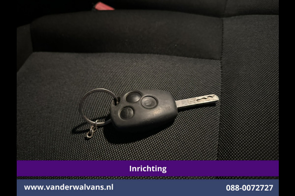 Renault Master 2.3 dCi 131pk L2H2 Inrichting Euro6 Airco | Imperiaal | Navigatie | Cruisecontrol | 2500kg Trekhaak Parkeersensoren, Trap, Sidebars, Bijrijdersbank