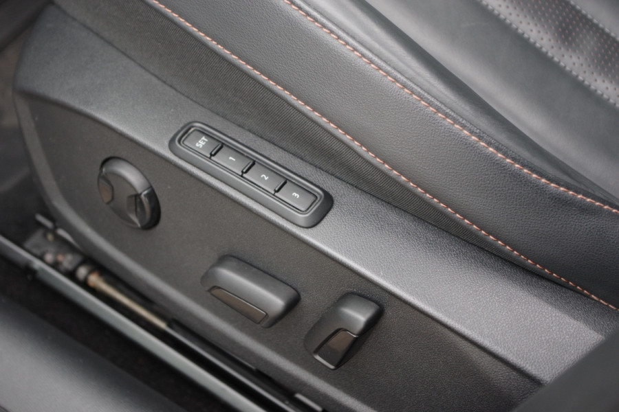 CUPRA Formentor 1.4 e-Hybrid VZ 245 PK Performance, Panoramadak, Leder, Winterpakket, Sfeerverlichting