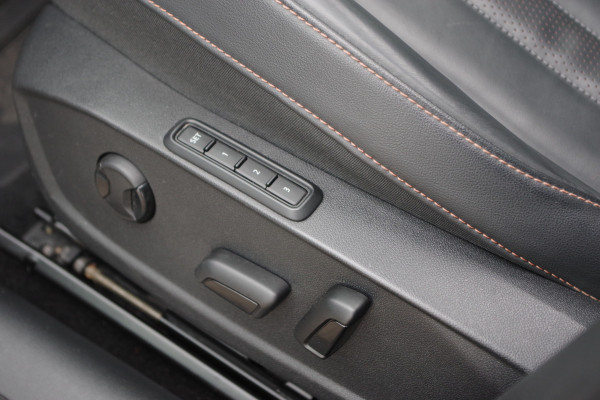 CUPRA Formentor 1.4 e-Hybrid VZ 245 PK Performance, Panoramadak, Leder, Winterpakket, Sfeerverlichting