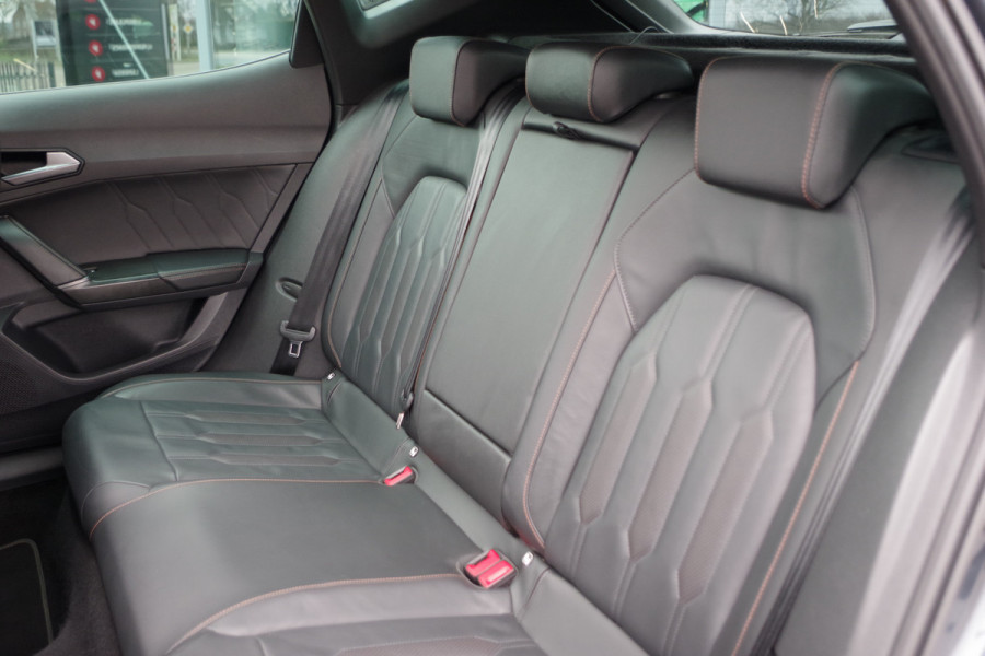 CUPRA Formentor 1.4 e-Hybrid VZ 245 PK Performance, Panoramadak, Leder, Winterpakket, Sfeerverlichting