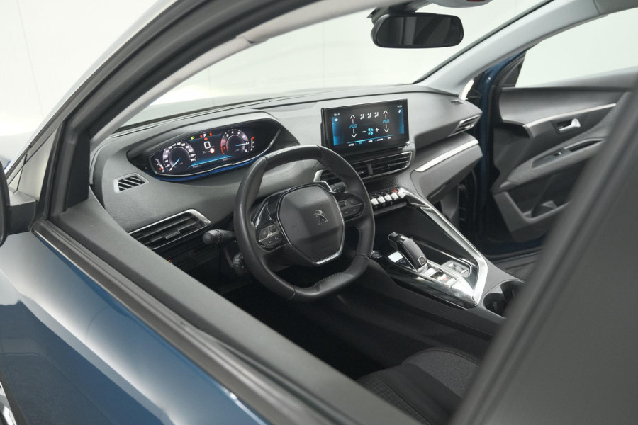 Peugeot 5008 PureTech 130 EAT8 Active Pack | 7 Zitplaatsen | Apple Carplay | Parkeersensoren | Navigatie