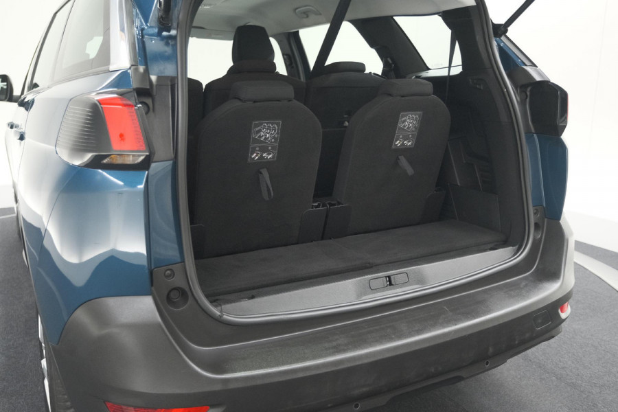 Peugeot 5008 PureTech 130 EAT8 Active Pack | 7 Zitplaatsen | Apple Carplay | Parkeersensoren | Navigatie