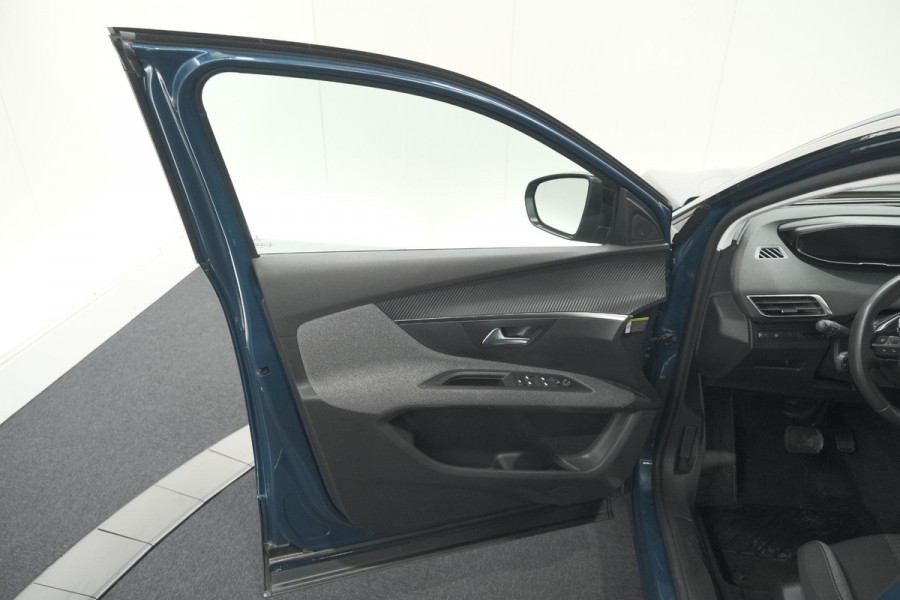 Peugeot 5008 PureTech 130 EAT8 Active Pack | 7 Zitplaatsen | Apple Carplay | Parkeersensoren | Navigatie