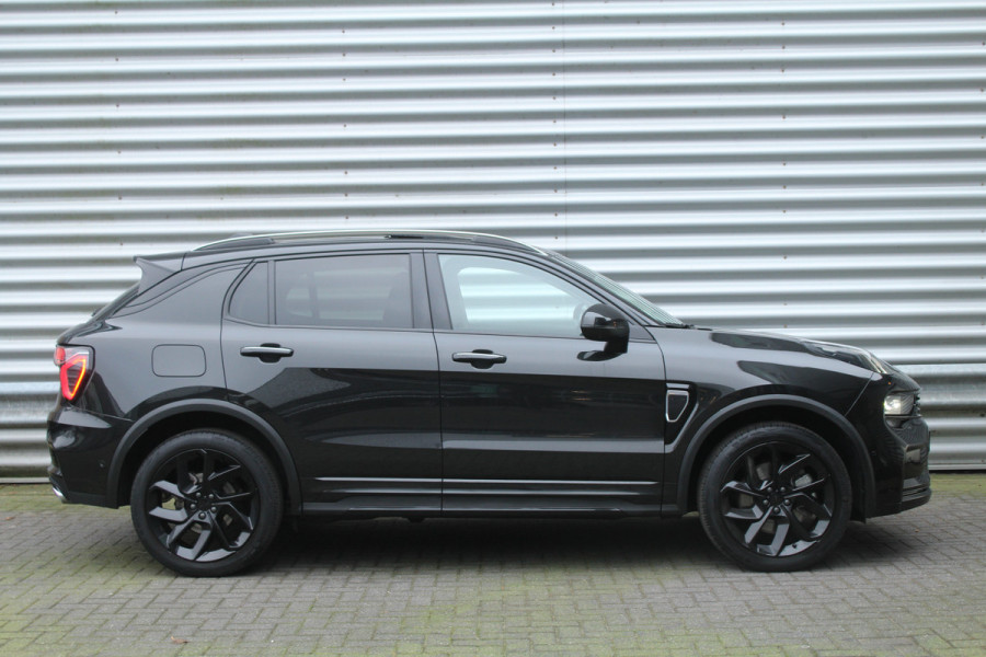 Lynk & Co 01 1.5 262pk PHEV Black Edition 360 Camera SoH 99% BTW NL-Auto NAP Panoramadak Clima Cruise Navi Carplay  20"LMV El. Klep