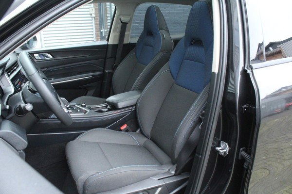 Lynk & Co 01 1.5 262pk PHEV Black Edition 360 Camera SoH 99% BTW NL-Auto NAP Panoramadak Clima Cruise Navi Carplay  20"LMV El. Klep